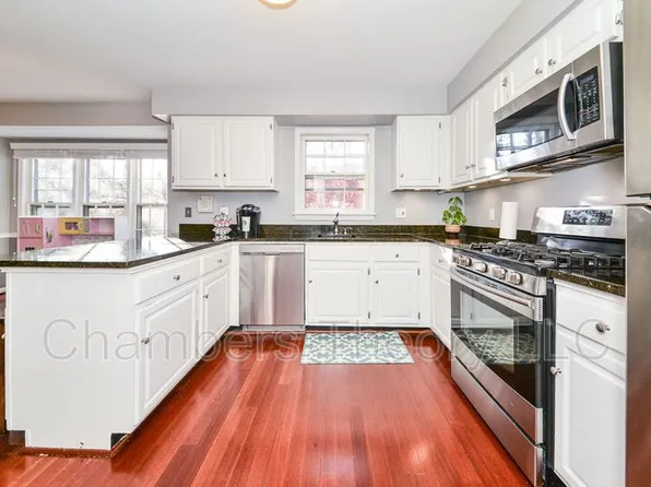 10109 Ebenshire Ct, Oakton, VA 22124