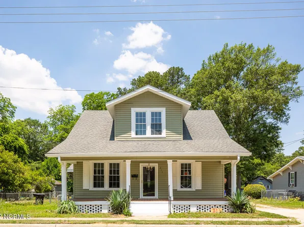 211 E Johnson Street, Clinton, NC 28328