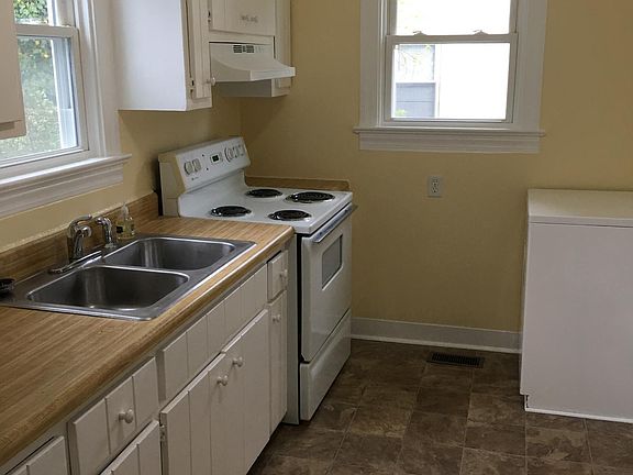 3rd image of 312 Dupuy Ave