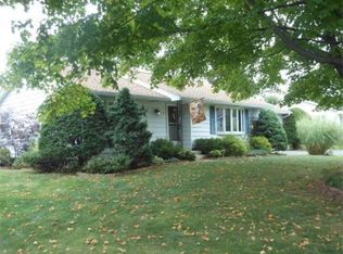 1 Gross Ln, Easthampton, MA 01027