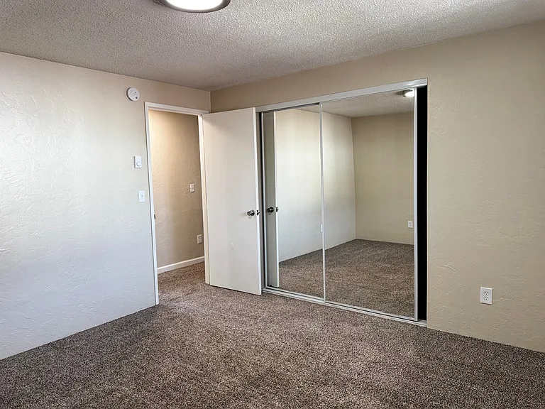 Gateway Village Apartments — Photo 26