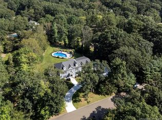 9 Sunset Ridge Dr, Guilford, CT 06437