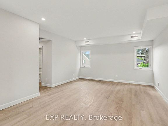 4th image of 1089 Notre Dame St #6