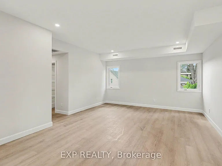 1089 Notre Dame St #6 — Photo 4