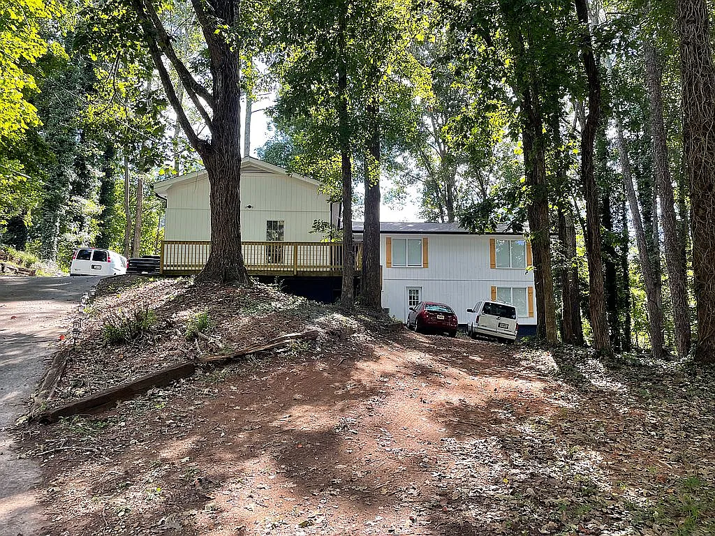1159 Timberland Dr photo 1