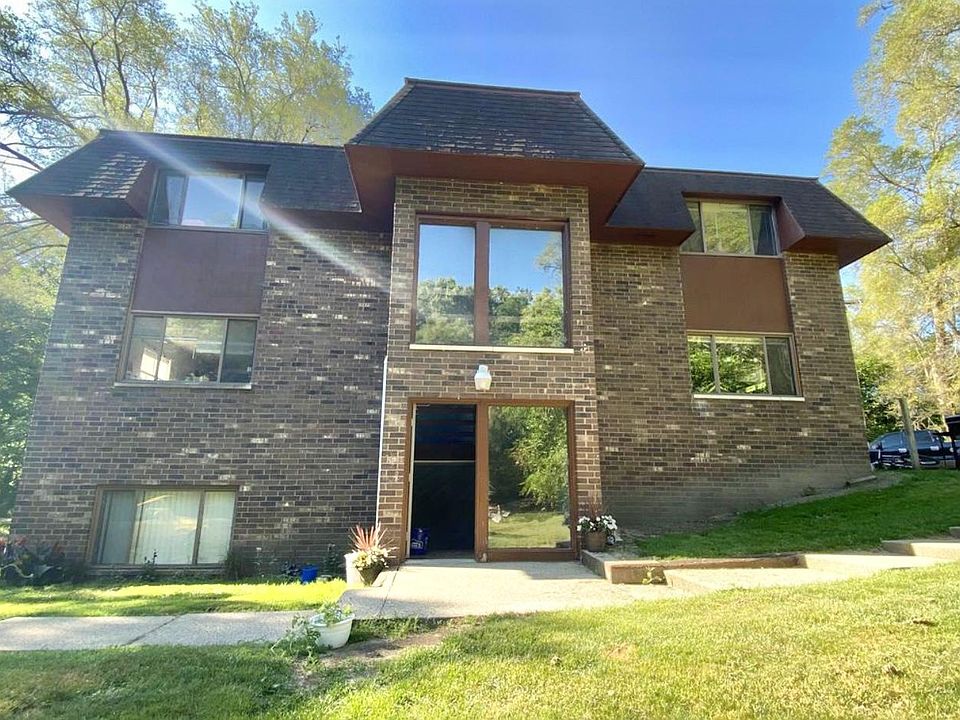 1st image of 9275 Brookside Dr #C