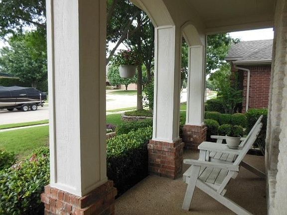 3rd image of 2105 Bishop Dr
