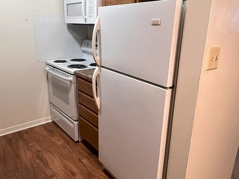 3209 University Dr #J — Photo 1