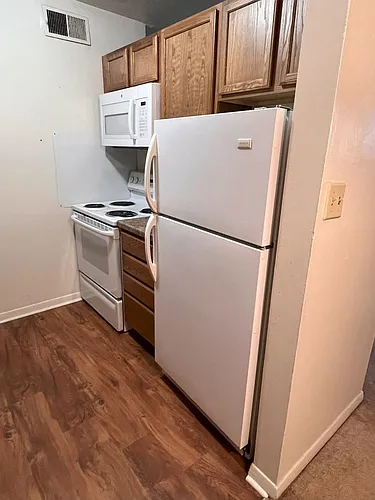 3209 University Dr #J Photo 1