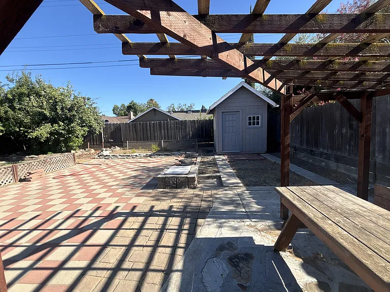 1816 Fallon Ln — Photo 25