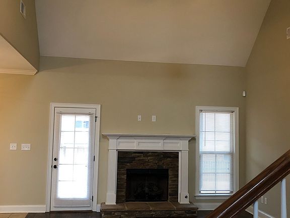 3rd image of 6901 Dakota Cir N