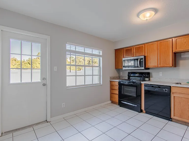 13545 Embassy Park Ct #13545 — Photo 7