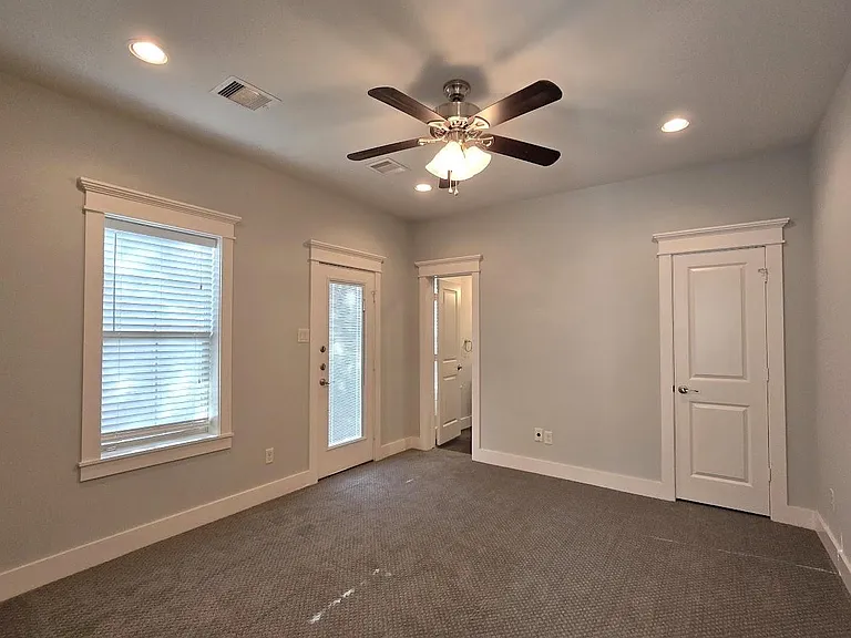 4109 Allen St — Photo 5