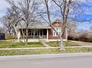 228 E 5th St, Chapman, KS 67431