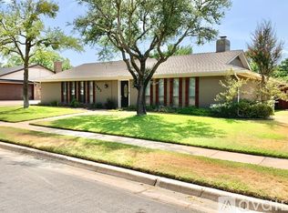 1902 Silver Leaf Dr, Arlington, TX 76013