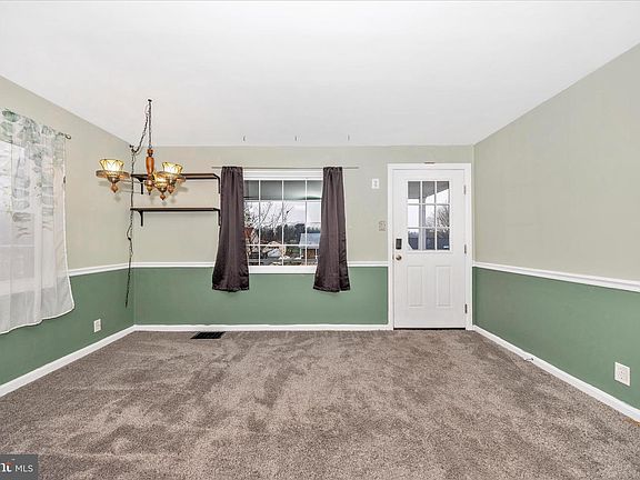 5th image of 1230 Crescent Rd