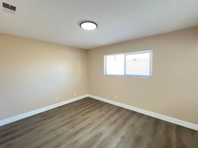 4236 Columbus St — Photo 8