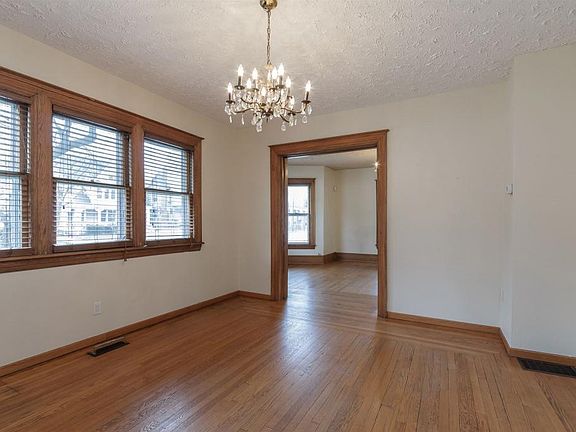 5th image of 103 Marquette Ave