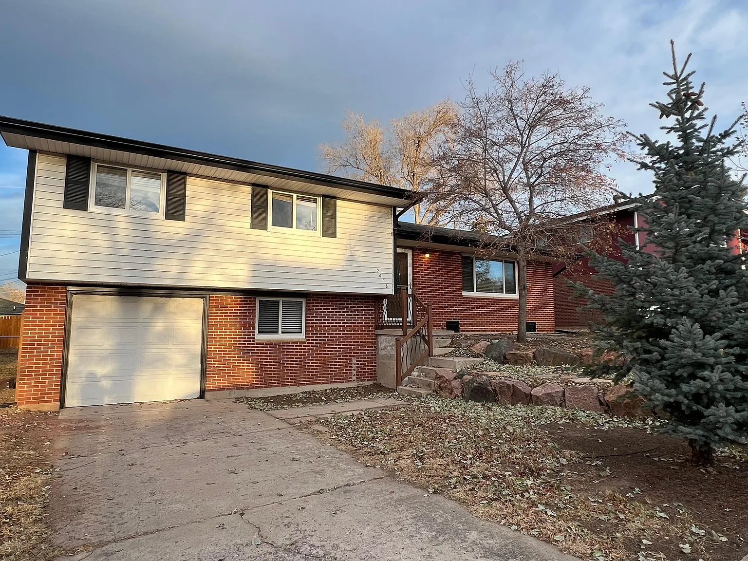 3616 Leeds Ln — Photo 1