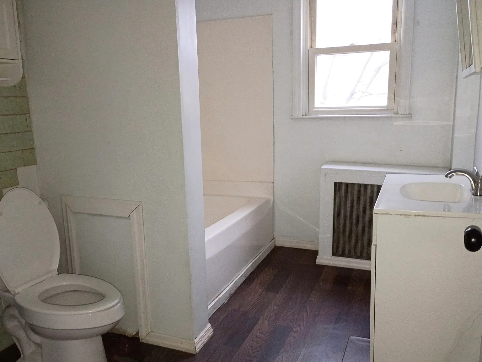 4 bed, $1,300 — Photo 3