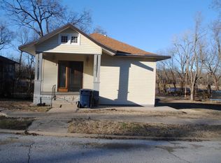 220 E Sycamore St, Independence, KS 67301