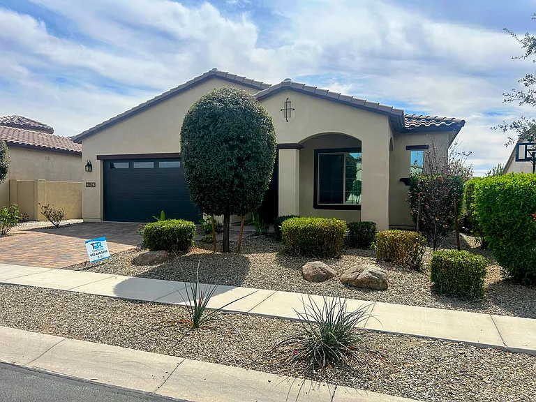 3841 E Powell Pl — Photo 2