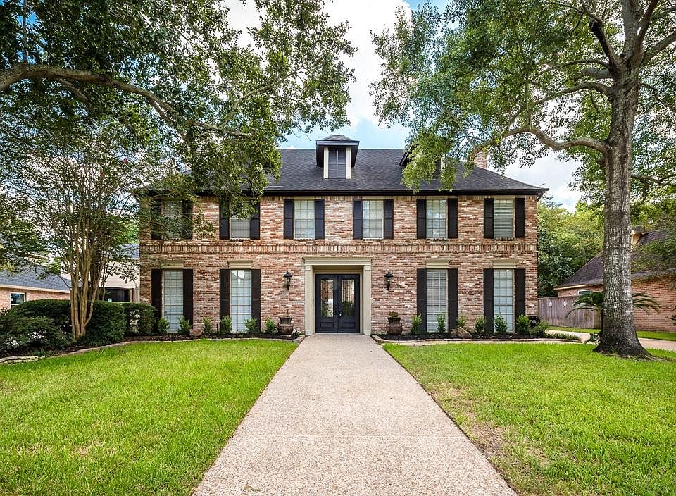 2nd image of 15903 River Roads Dr