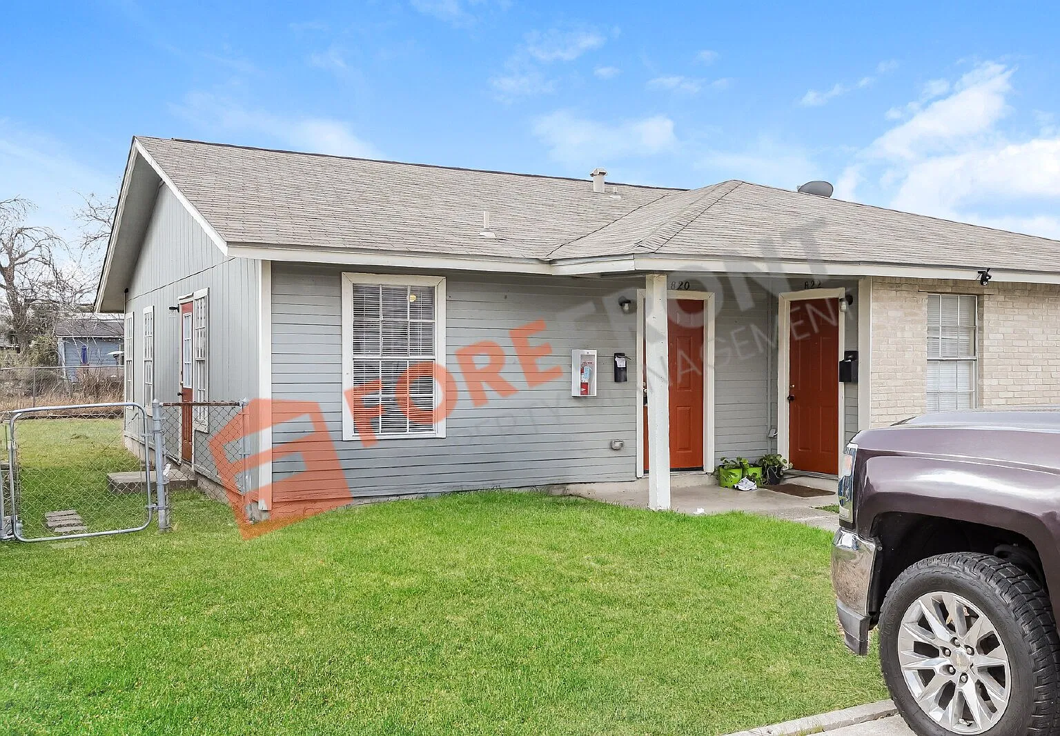 820 West Olmos Drive — Photo 2