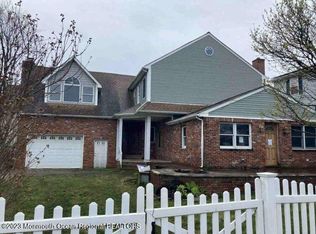 39 Cornwall St, Highlands, NJ 07732