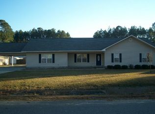 307 Ricardo St, Baxley, GA 31513