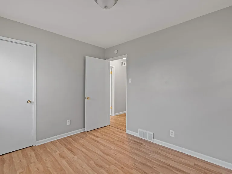 317 Cameron Rd — Photo 16