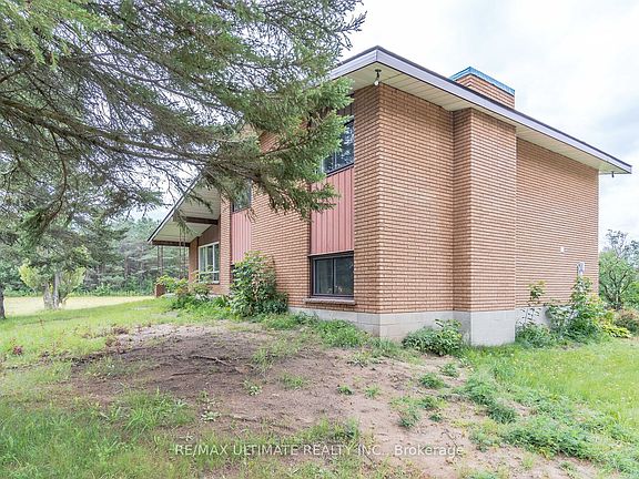 2nd image of 321 Warrington Rd