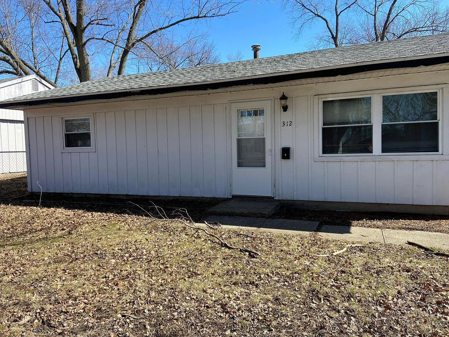 2 bed, 925 sqft, $1,200 — Photo 1