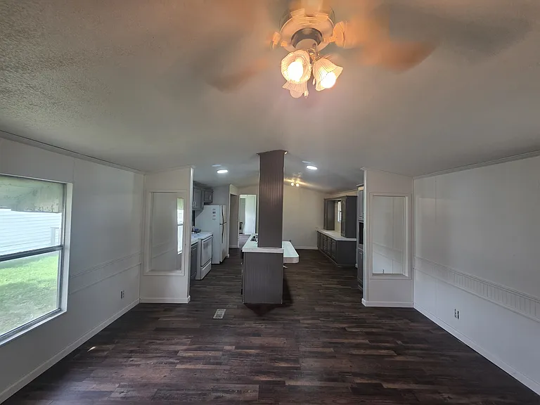 2120 South Fwy #105 — Photo 15