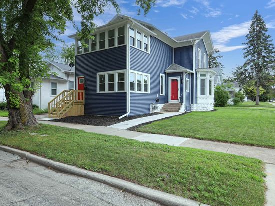 553 W 16th Ave, Oshkosh, WI 54902