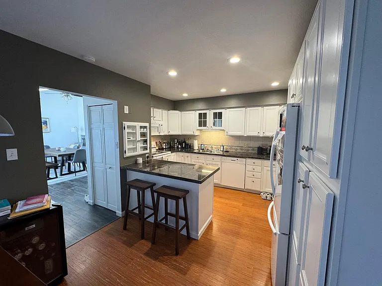 438 Hickory St — Photo 3