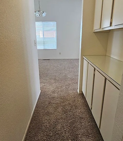 2376 Fieldcrest Dr — Photo 6