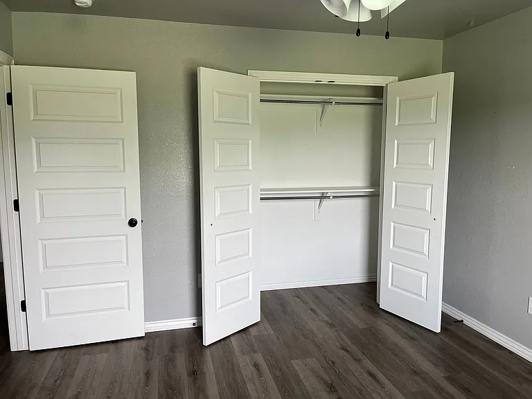 1518 Northridge Dr E — Photo 37