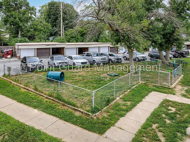 Brent Village — Photo 82