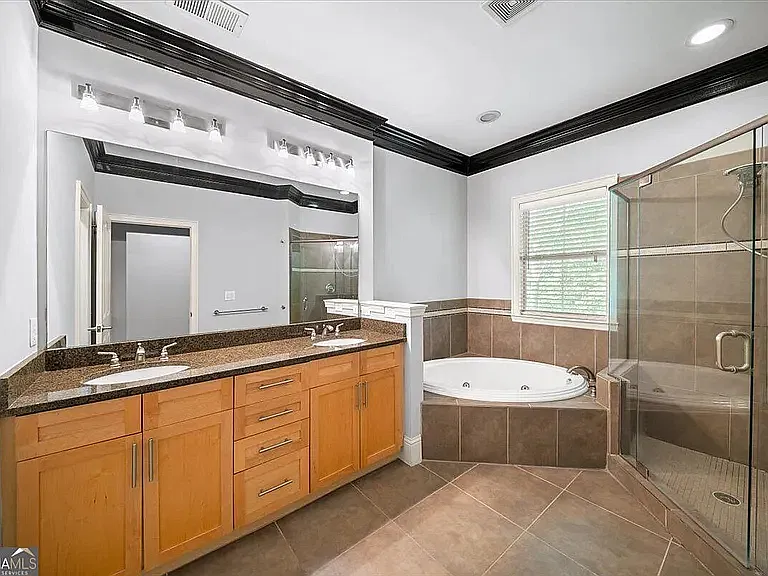 1 bed, 1.5 bath, 1500 sqft, $2,200 — Photo 3
