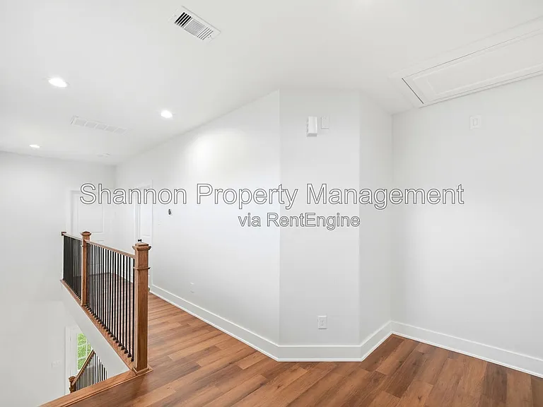 2125 Paul Quinn St — Photo 9