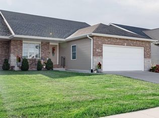1518 Dearborn Dr, Springfield, IL 62711