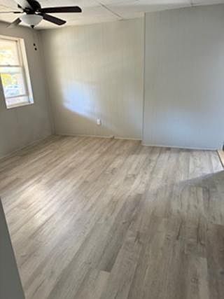 4th image of 15 W Ridley Ave APT 1B