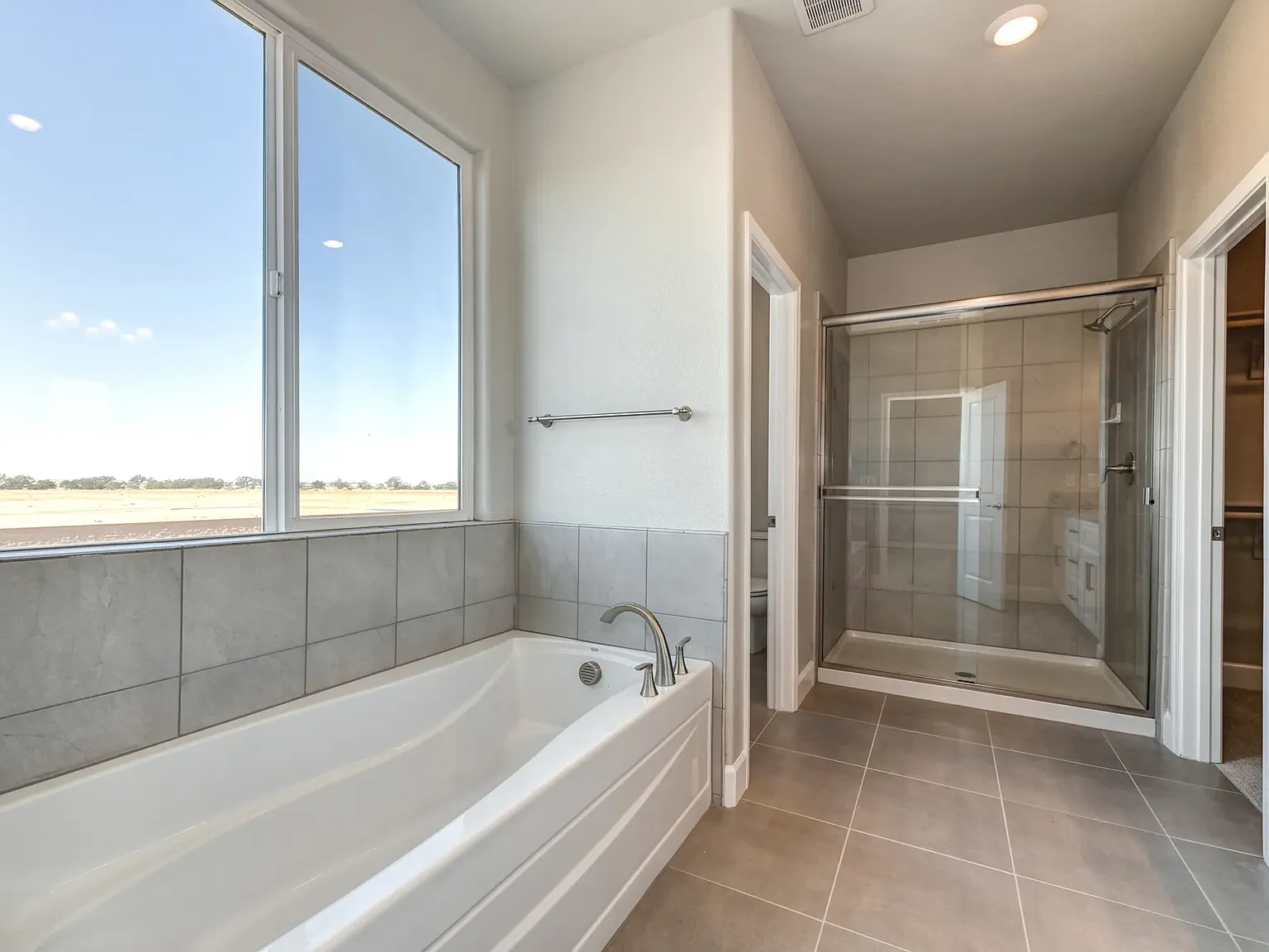 8032 Challis Cir — Photo 2