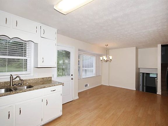 5th image of 2659 Majestic Cir