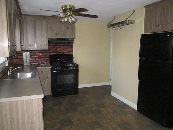 Freshly painted, recent appliances, brand new diswasher; dining room attached.
