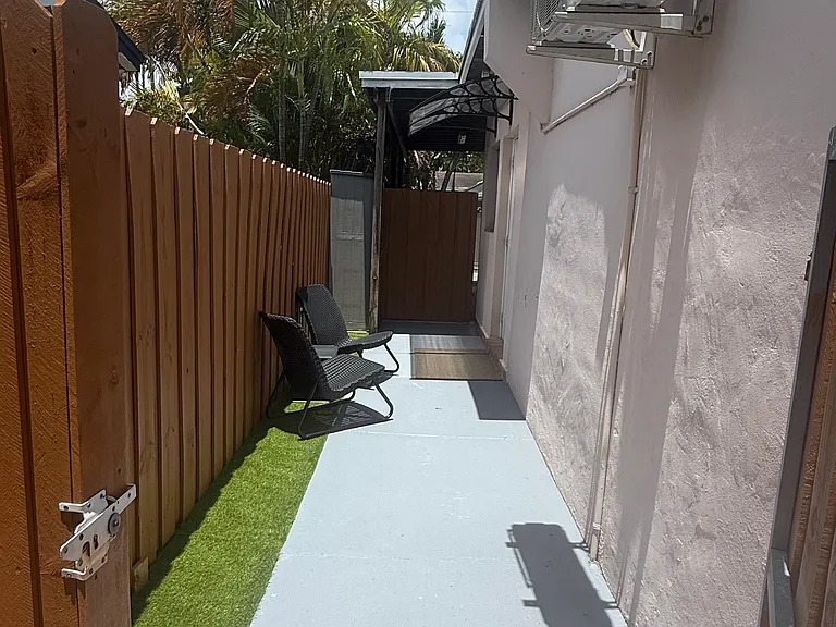 4001 NW 4th Ter — Photo 17