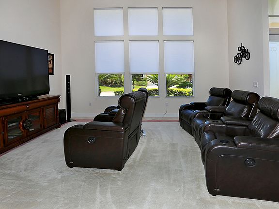 5th image of 62 Bay Point Dr