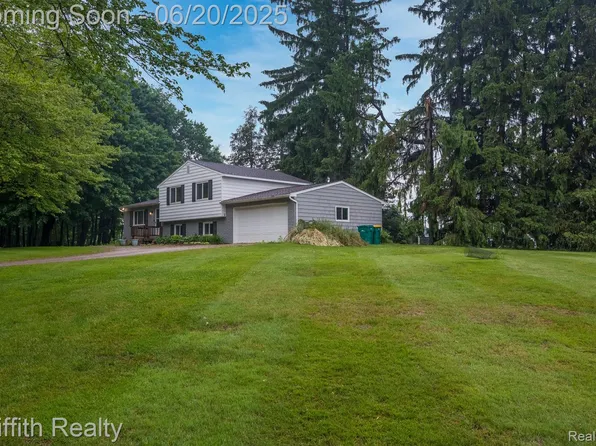 13557 Dunham Rd, Hartland, MI 48353