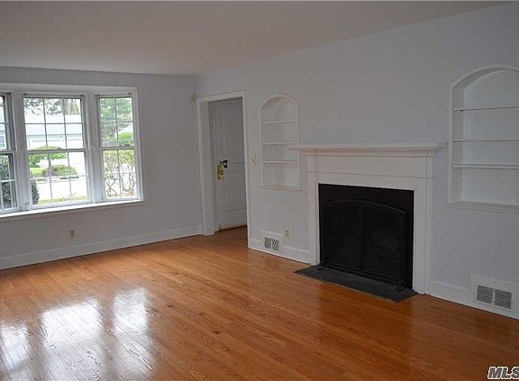 4th image of 12 Coolidge Ave